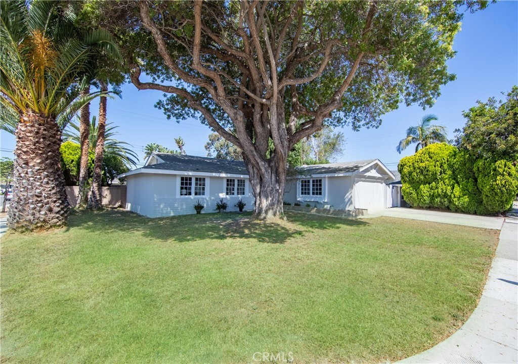 Property Photo: 16271 Fairway Lane CA 92649