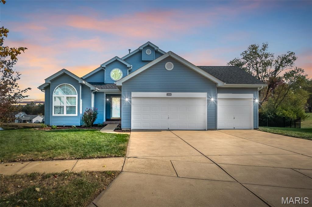 Property Photo: 1006 Silver Lake Ridge Drive MO 63069