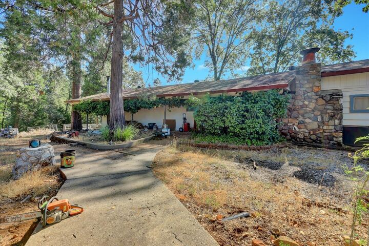 Property Photo: 11026 Beauview Road CA 95945