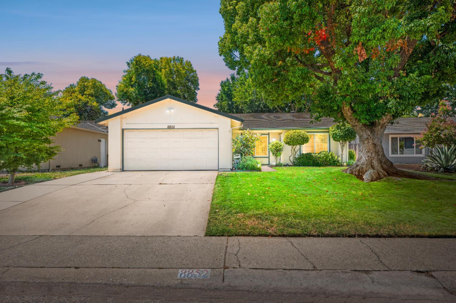 Property Photo:  8852 Salmon Falls Drive  CA 95826 