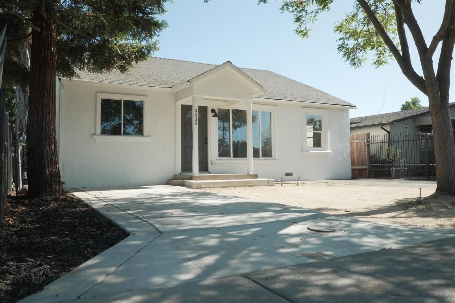 Property Photo: 3435 22nd Avenue CA 95820