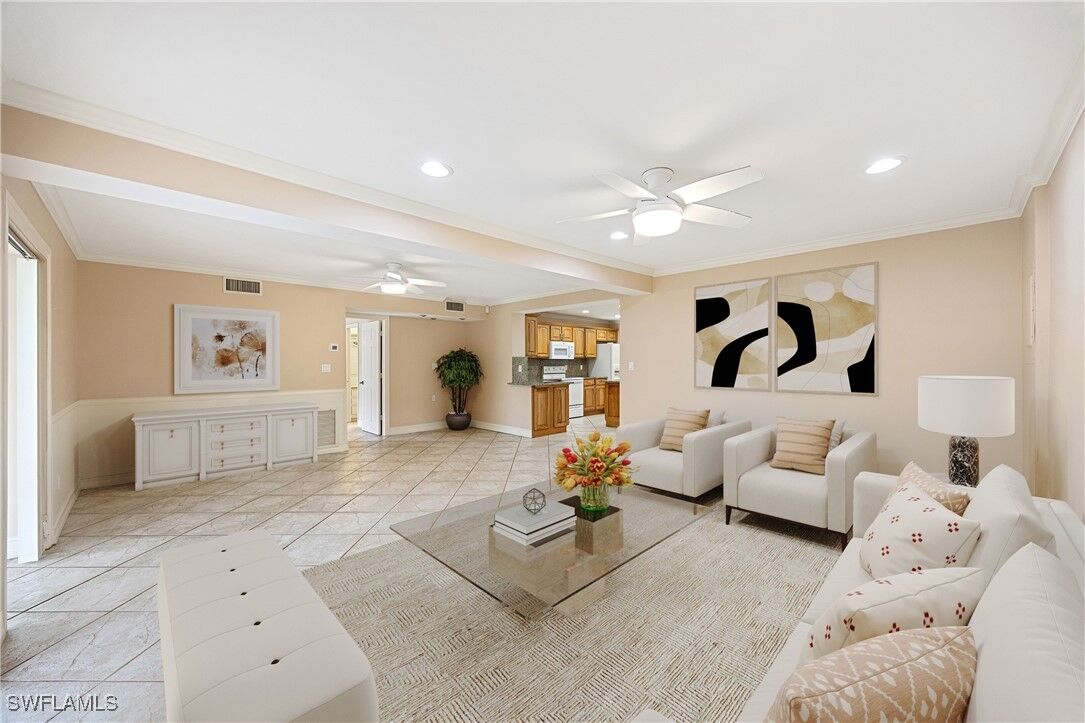 Property Photo: 1120 Ridge Street FL 34103