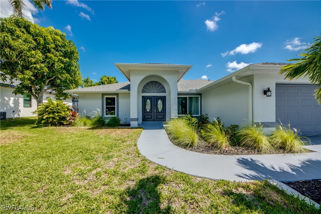 Property Photo: 121 SE 17th Street FL 33990