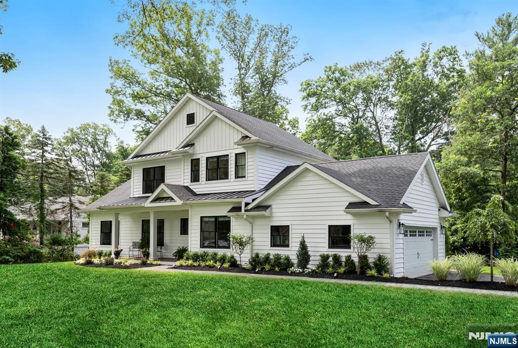Property Photo:  207 Henry Place  NJ 07481 