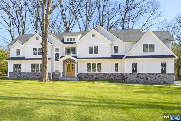 Property Photo:  263 Arbor Road  NJ 07417 