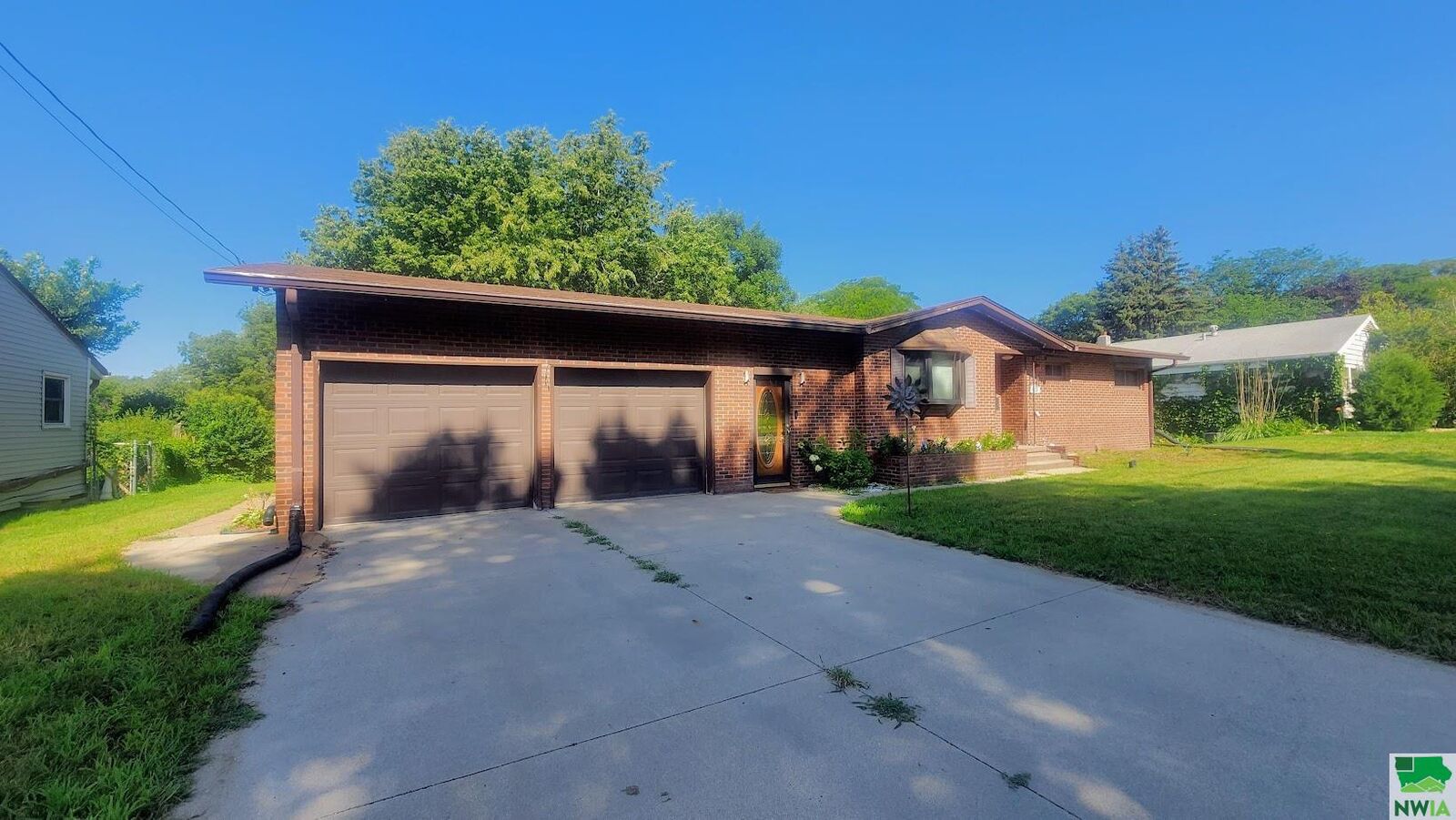 Property Photo: 3525 Douglas St IA 51104