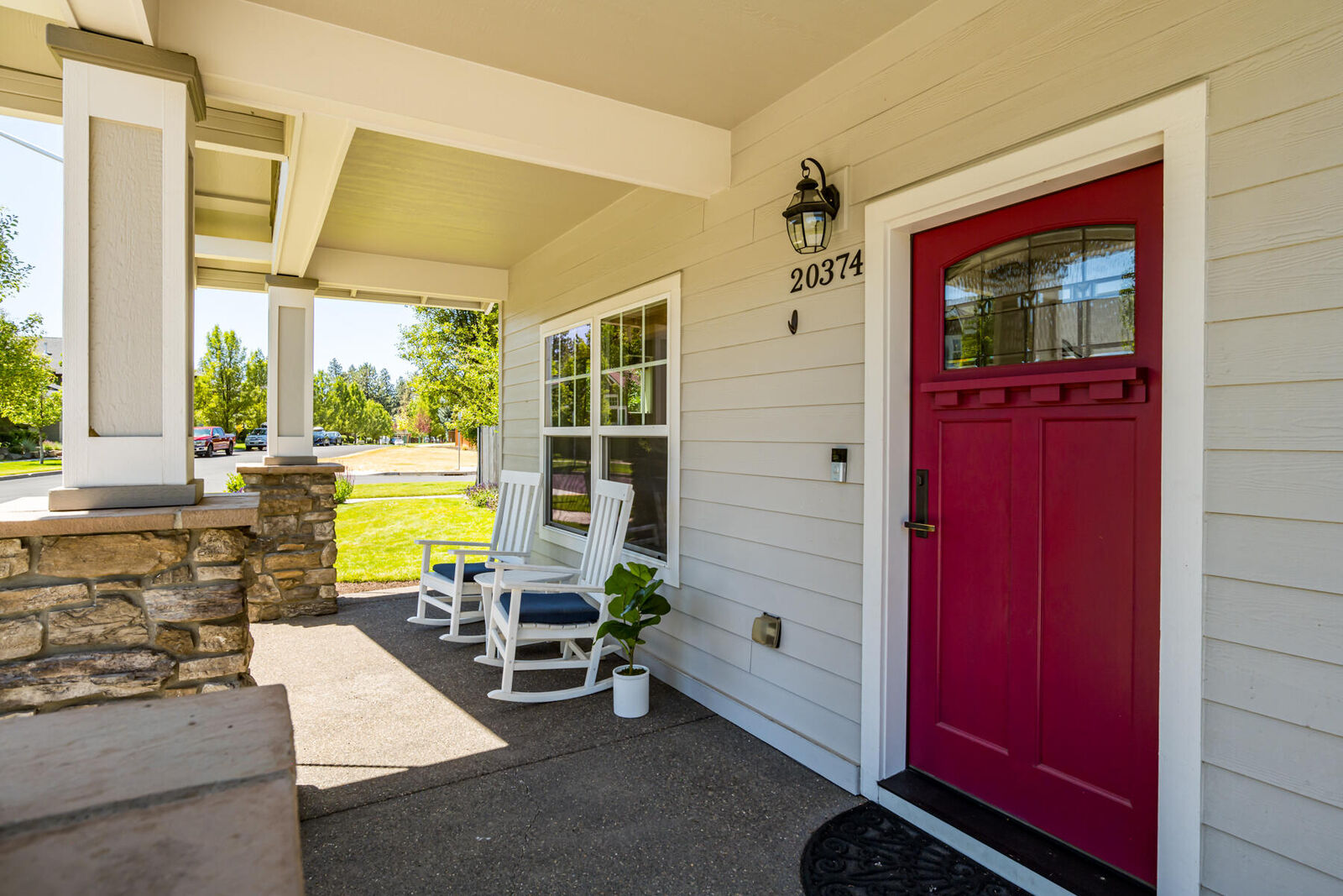 Property Photo: 20374 Penhollow Lane OR 97702