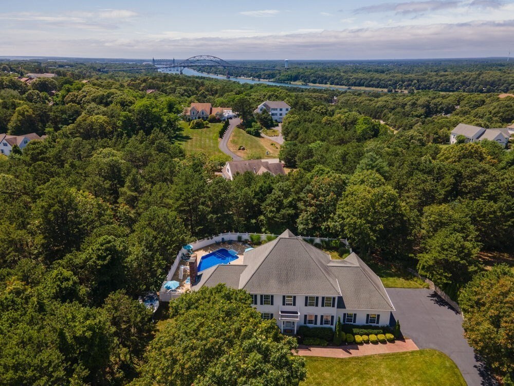 Property Photo: 29 Weatherdeck Dr MA 02532