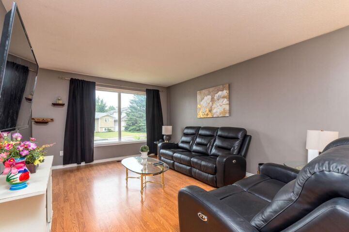 Photo de la propriété: 3106 46 Avenue SK S9V 1Y1