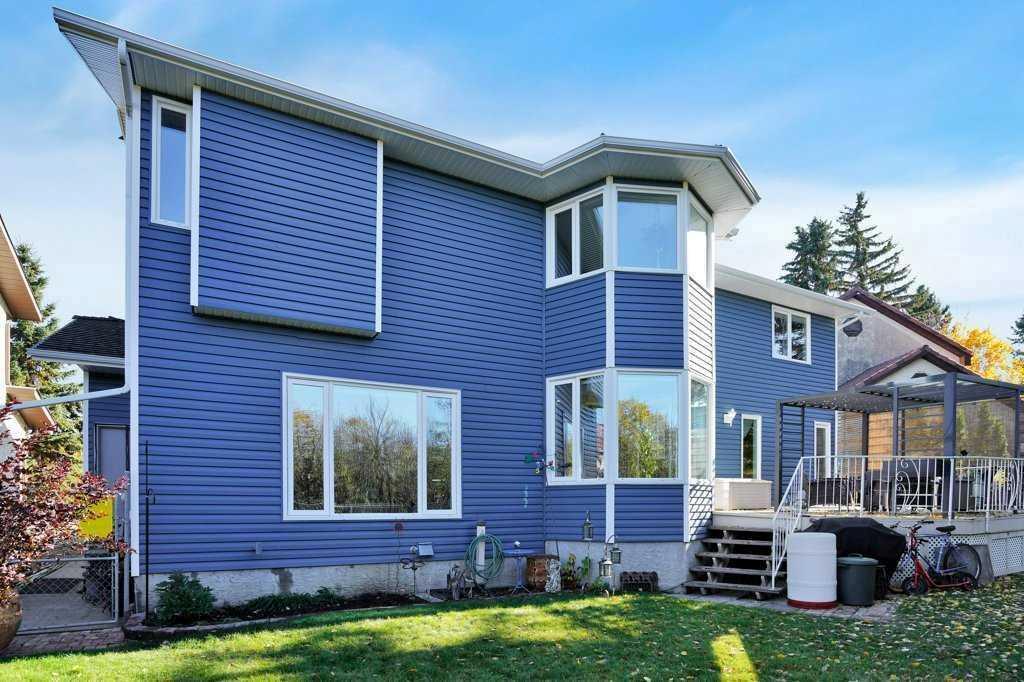 Property Photo: 5420 58A Street Crescent AB T4L 1L7