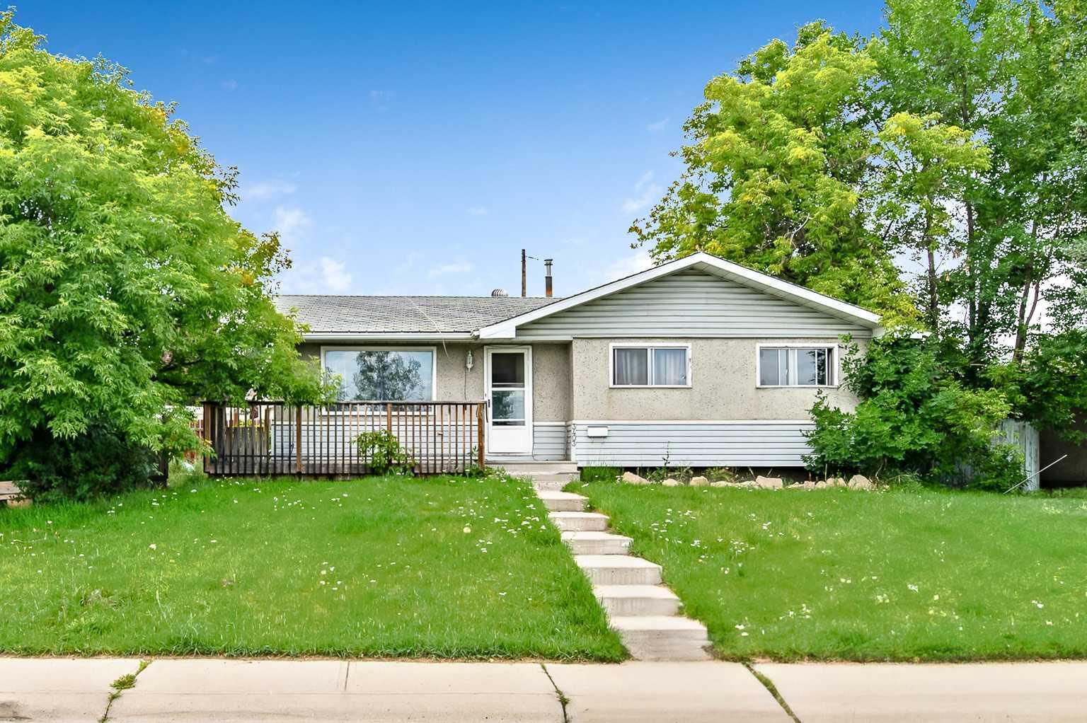 Property Photo: 3403 73 Street NW AB T3B 2L5