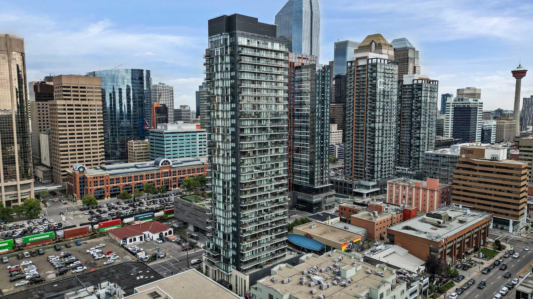 Property Photo:  1010 6 Street SW 705  AB T2R 1B4 