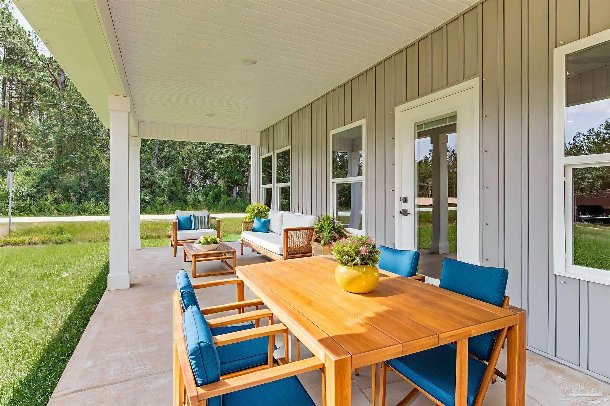 Property Photo: 3004 37th Ave FL 32583