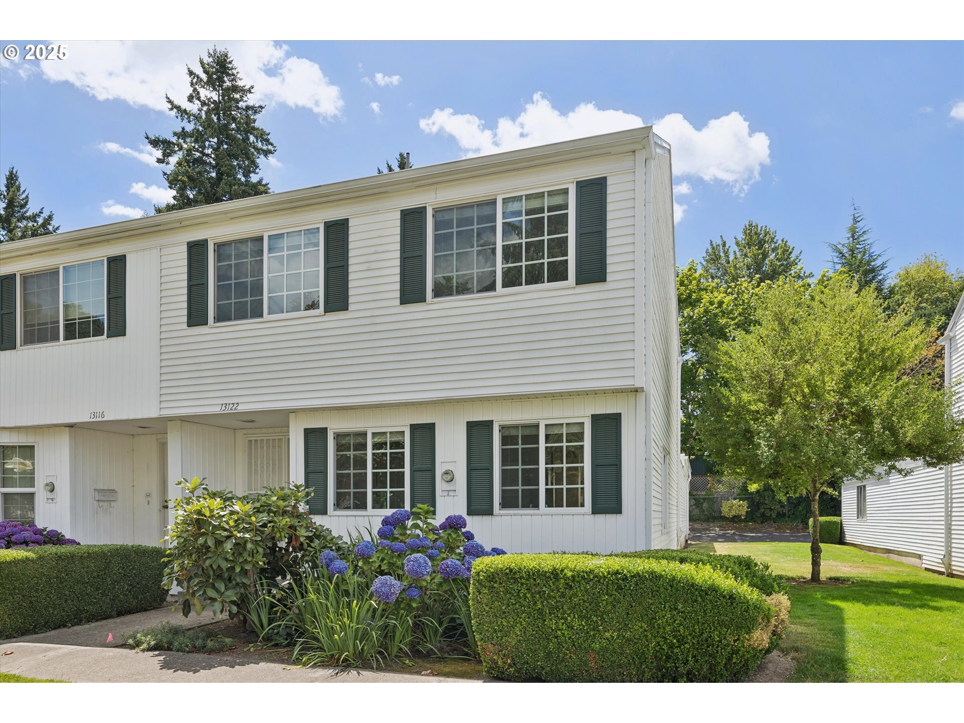 Property Photo: 13122 SW 17th St OR 97008