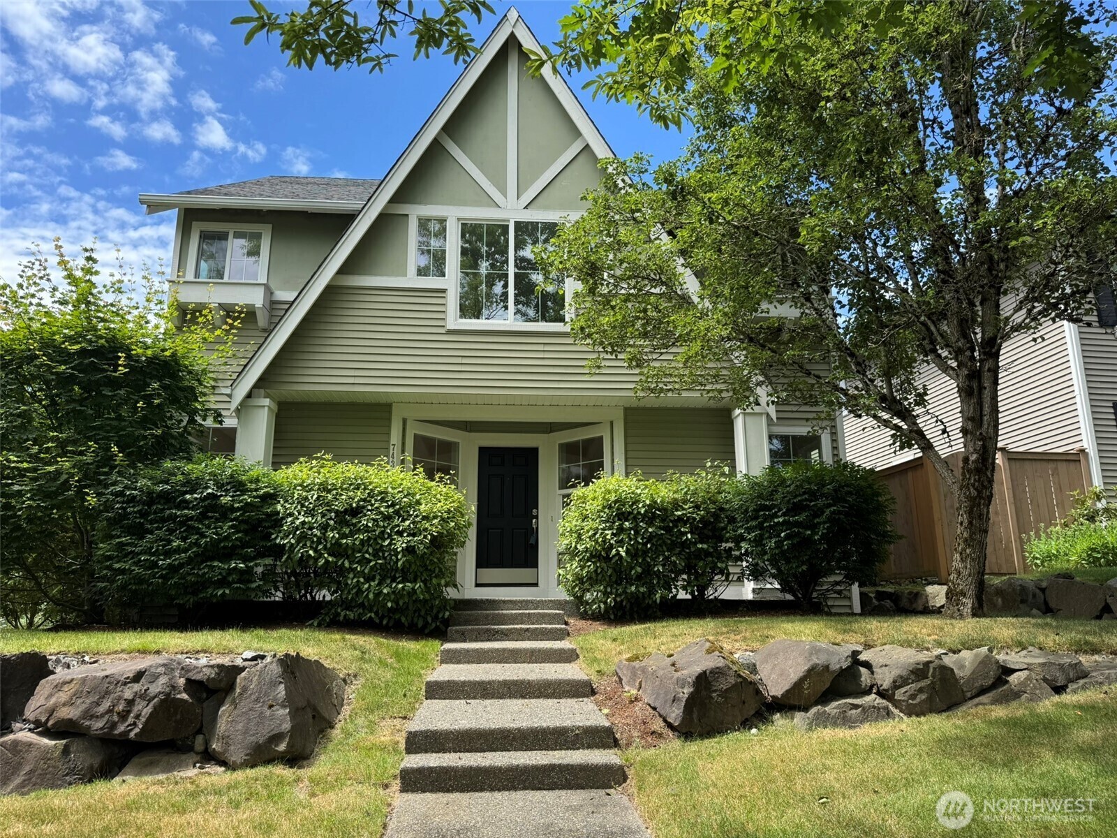 Property Photo: 7431 Fairway Ave SE WA 98065