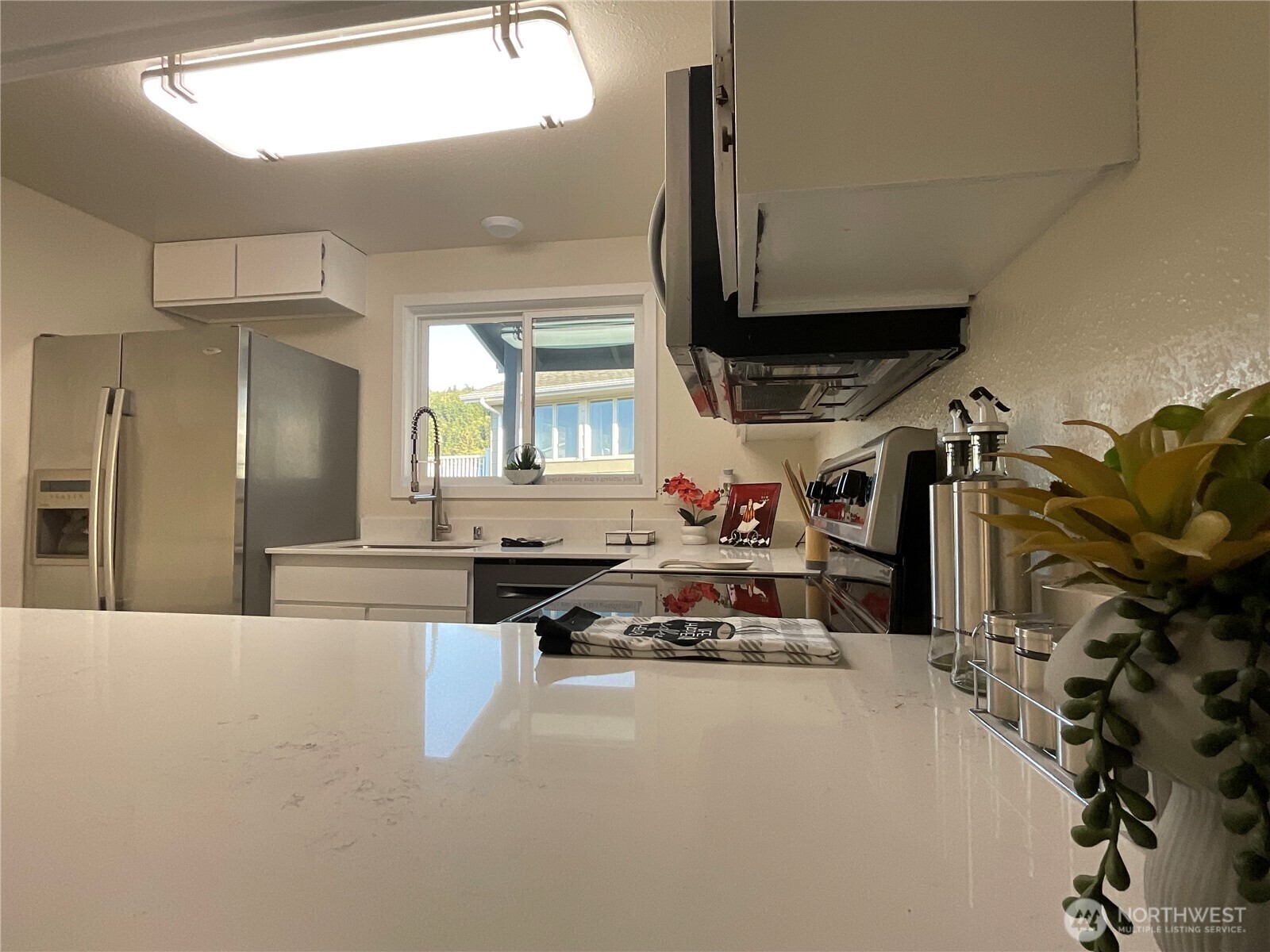 Property Photo: 699 Maplewood Loop WA 98277