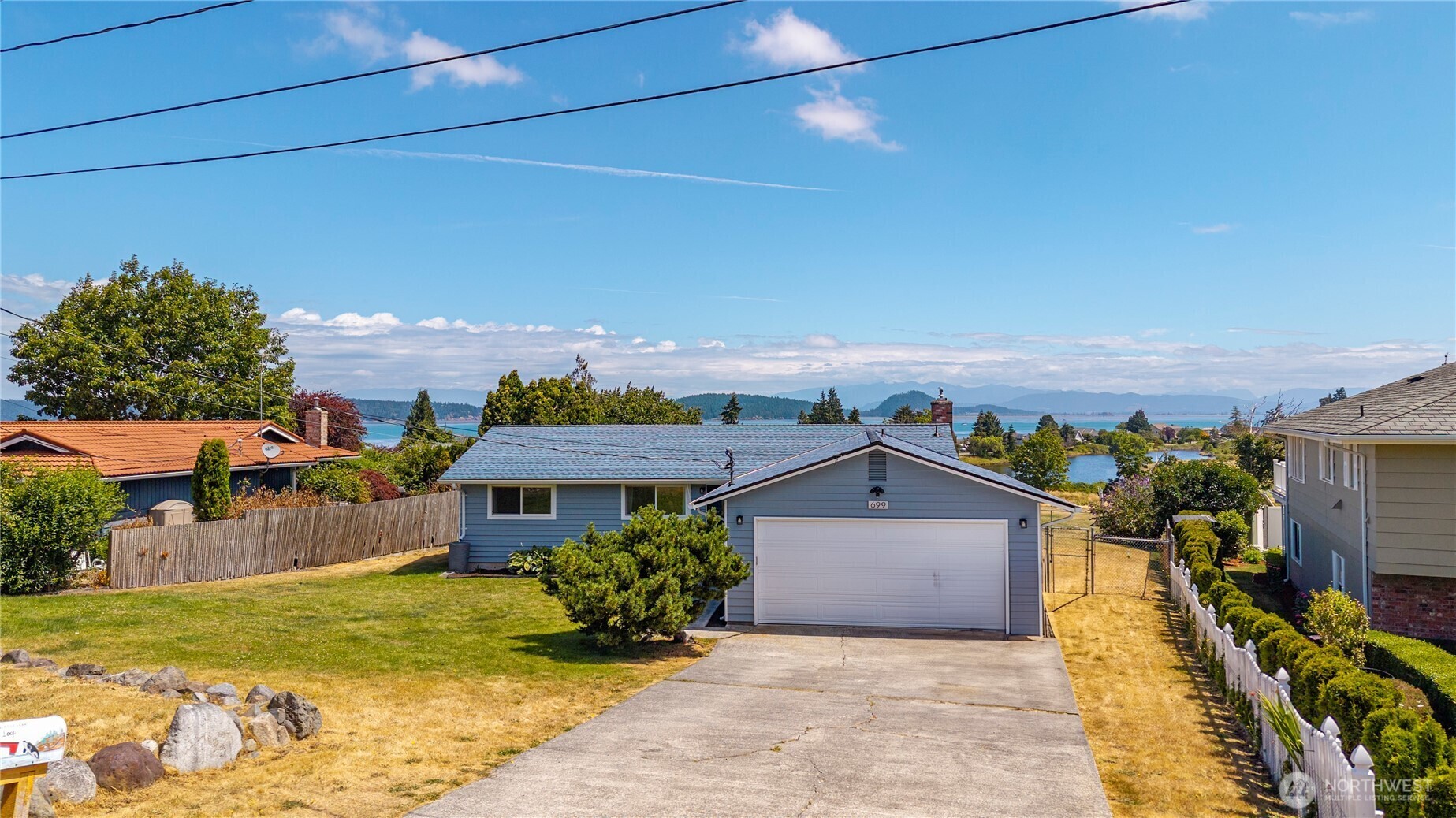 Property Photo: 699 Maplewood Loop WA 98277
