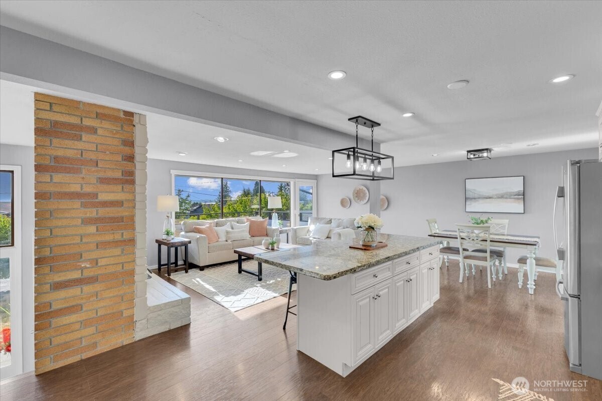 619  8th Avenue S  Edmonds WA 98020 photo