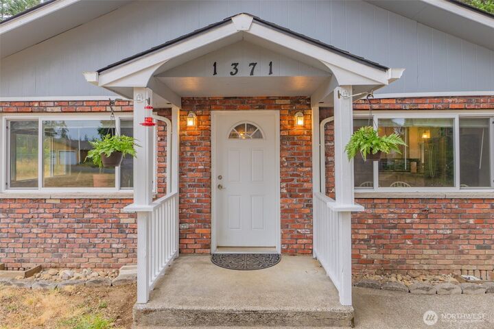 Property Photo:  1371 E Island Lake Drive  WA 98584 