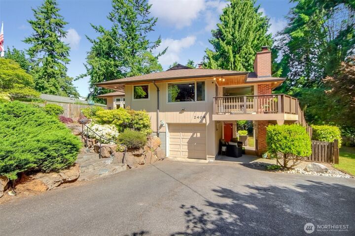 Property Photo:  2404 SW 170th Street  WA 98166 