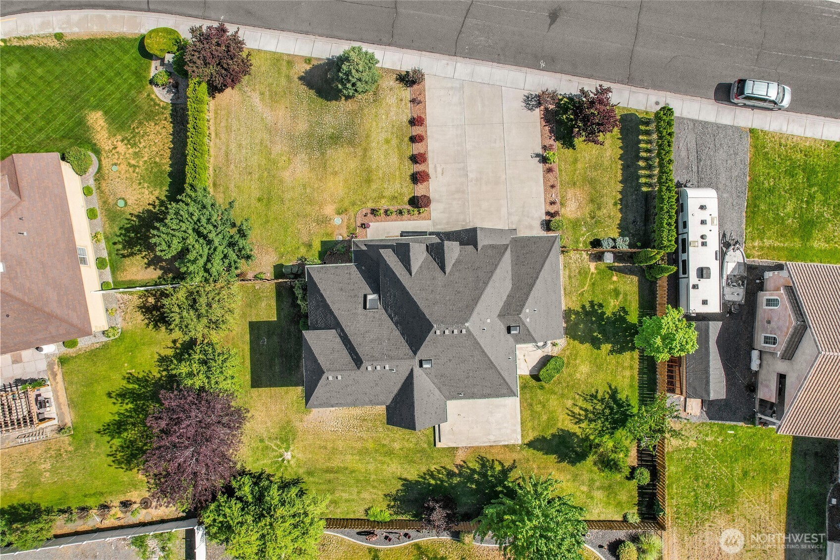 Property Photo:  609 S Lupine Drive  WA 98837 