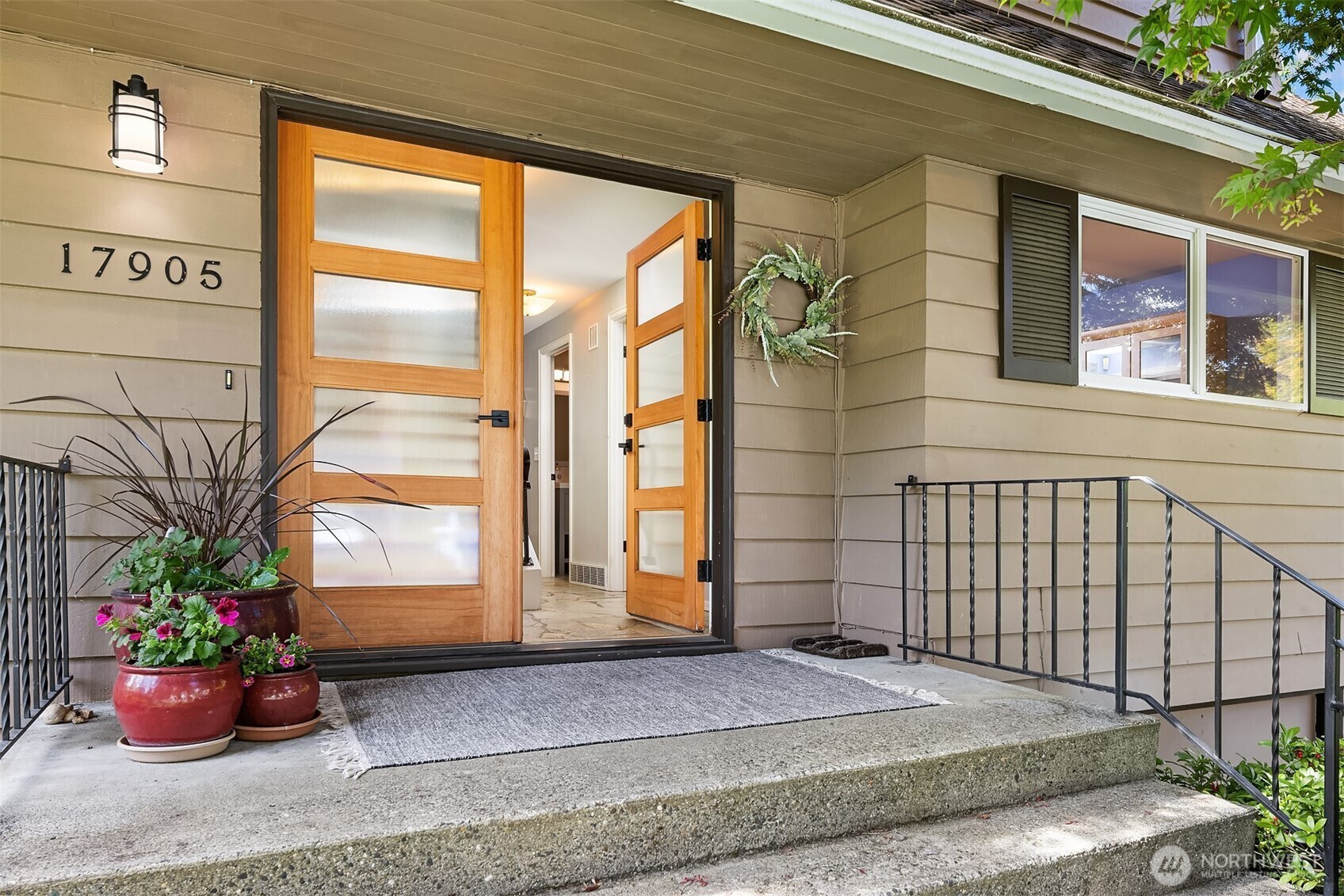 Property Photo: 17905 3rd Avenue NW WA 98177