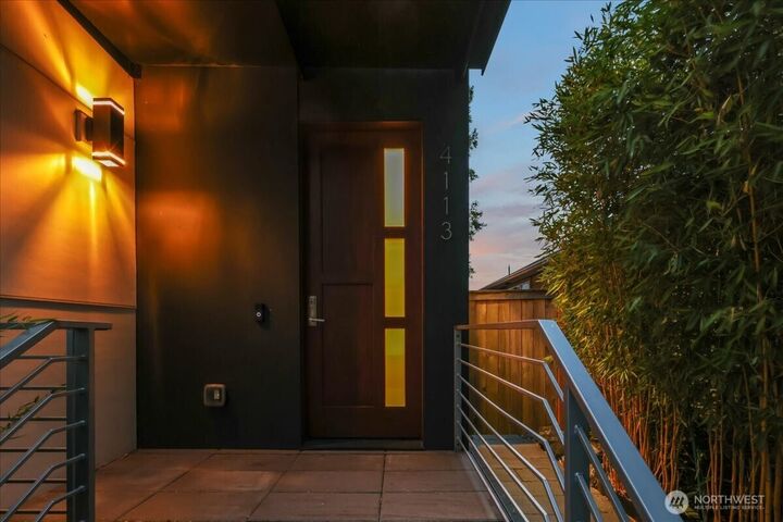 Property Photo:  4113  Palatine Avenue N  WA 98103 