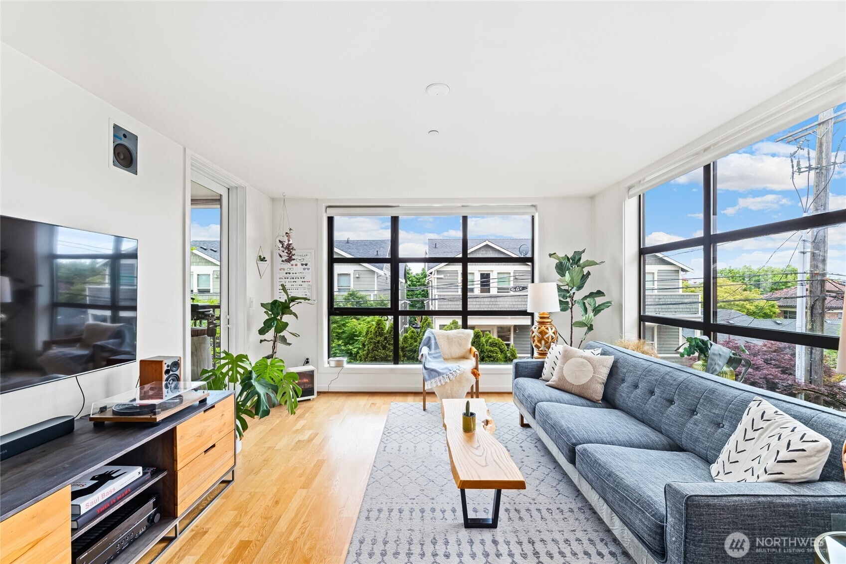 Property Photo: 4116 California Avenue SW 309 WA 98116