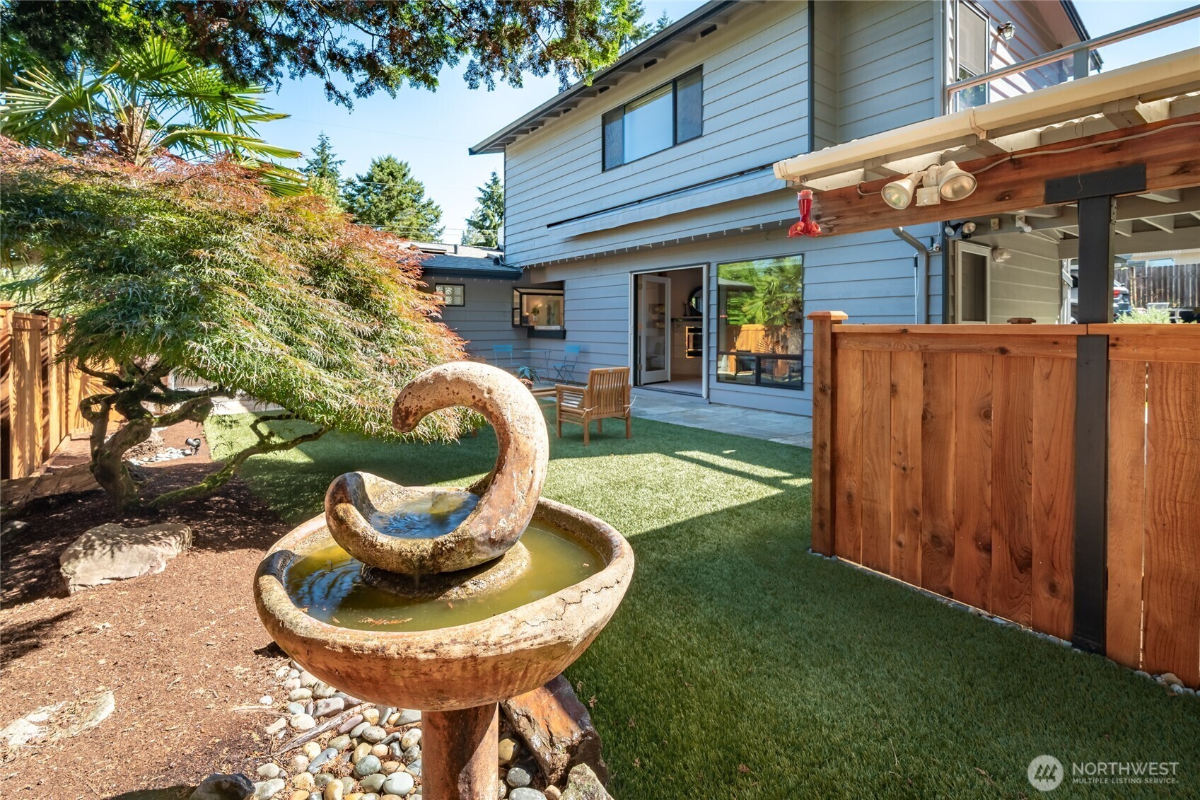 Property Photo: 11627 NE 75th Street WA 98033