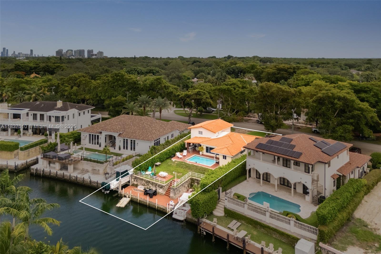 5308 Riviera Dr  Coral Gables FL 33146 photo