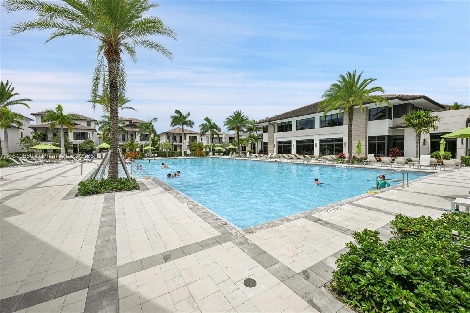 Property Photo: 8167 NW 41st St E-406 FL 33166