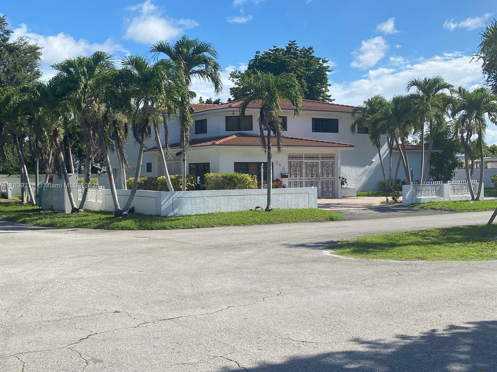 Property Photo:  290 NE 108th St  FL 33161 
