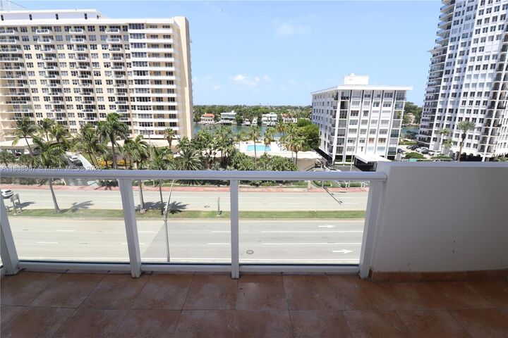 Property Photo: 5601 Collins Ave 720 FL 33140