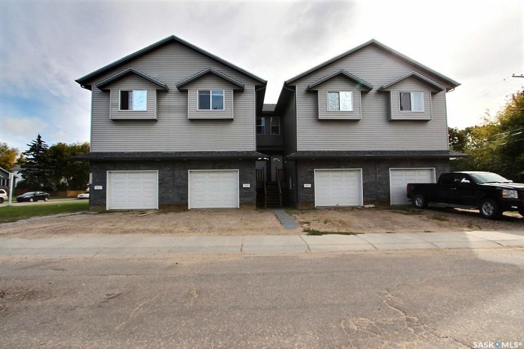 Property Photo: 201 10th Street E SK S6V 0Y8