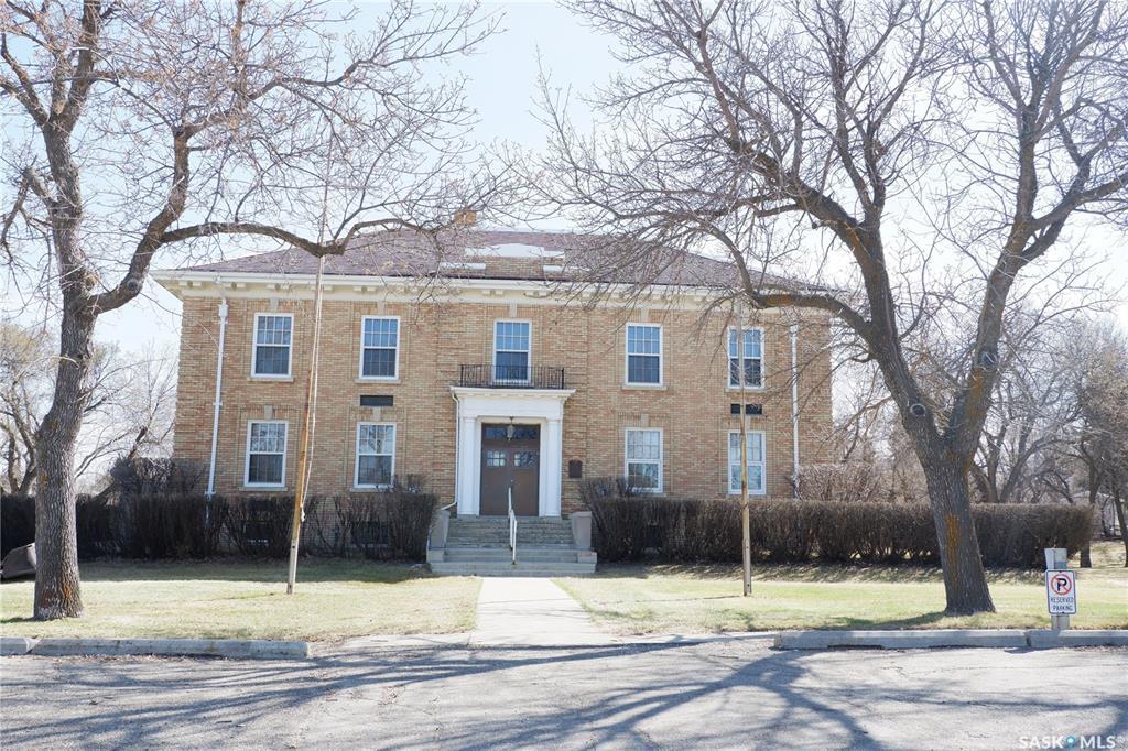 Property Photo: 700 Centre Street 3 SK S0H 0B0