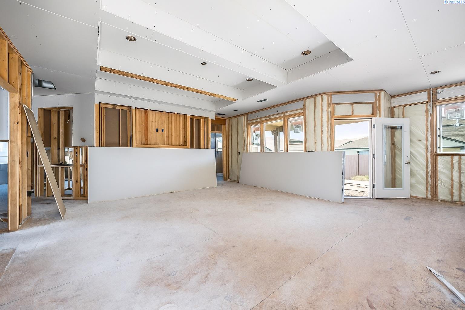 Property Photo: 206 Schrute Road WA 99350