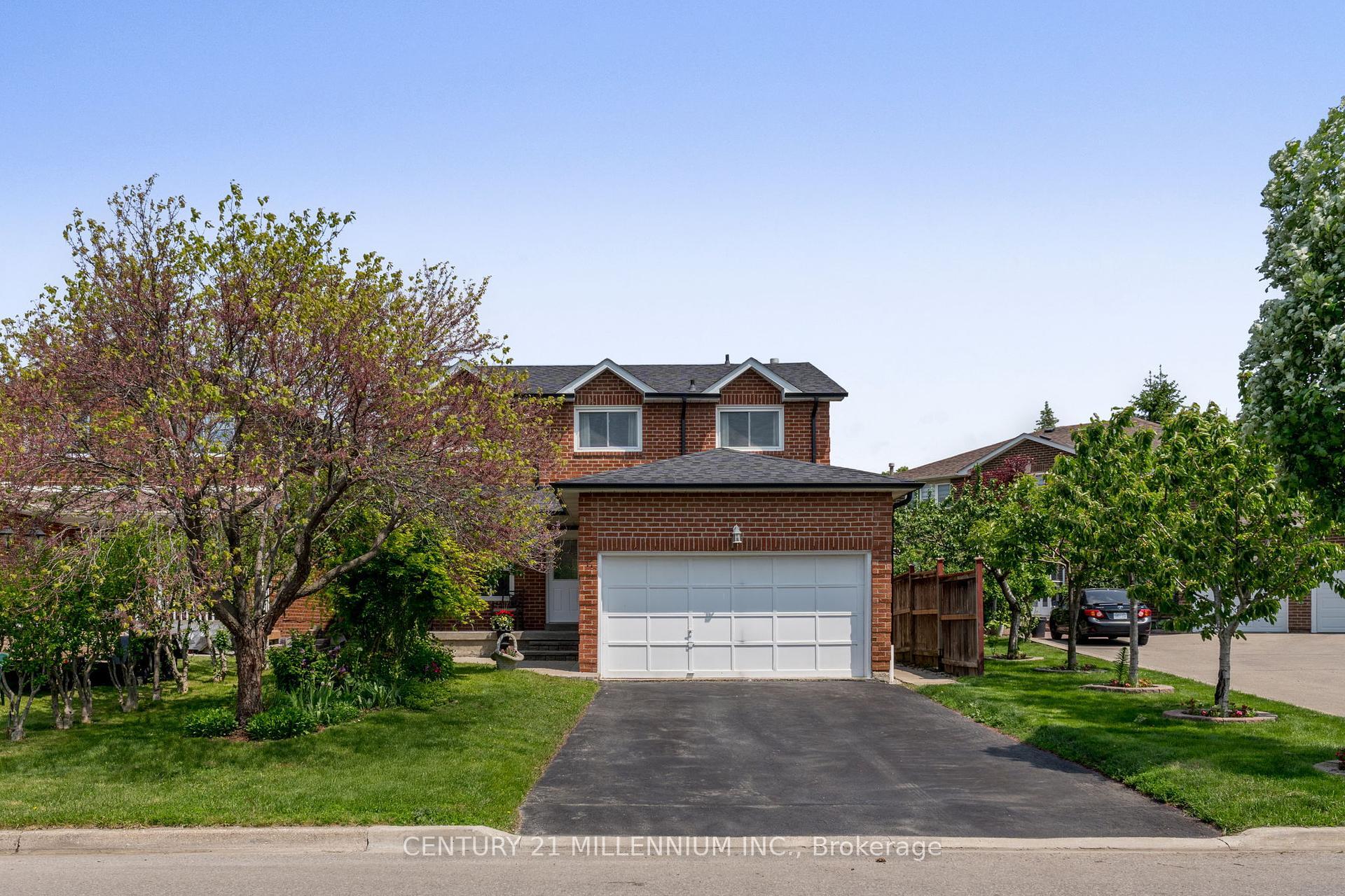 Property Photo:  17 Whitehaven Drive  ON L6Z 2R5 