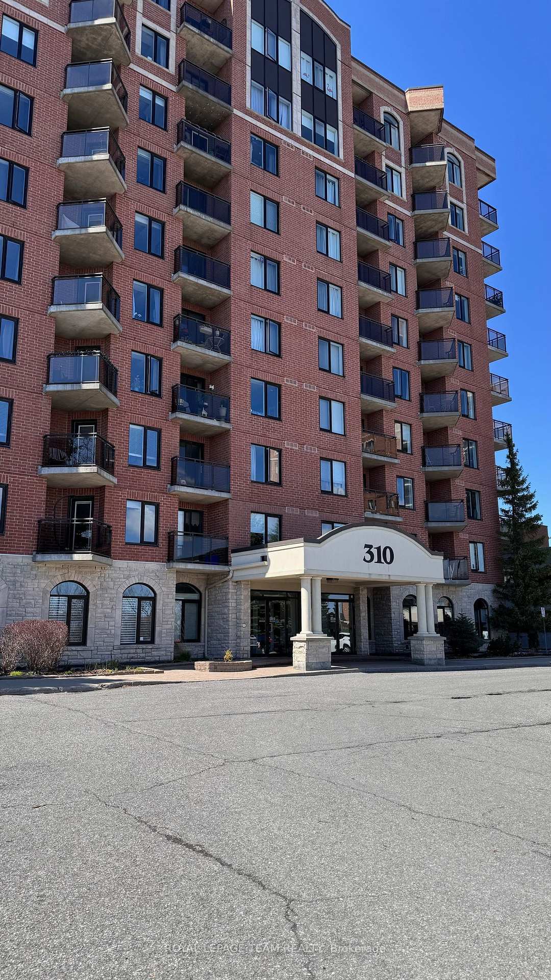 Property Photo: 310 Central Park Drive 7J ON K2C 4G4