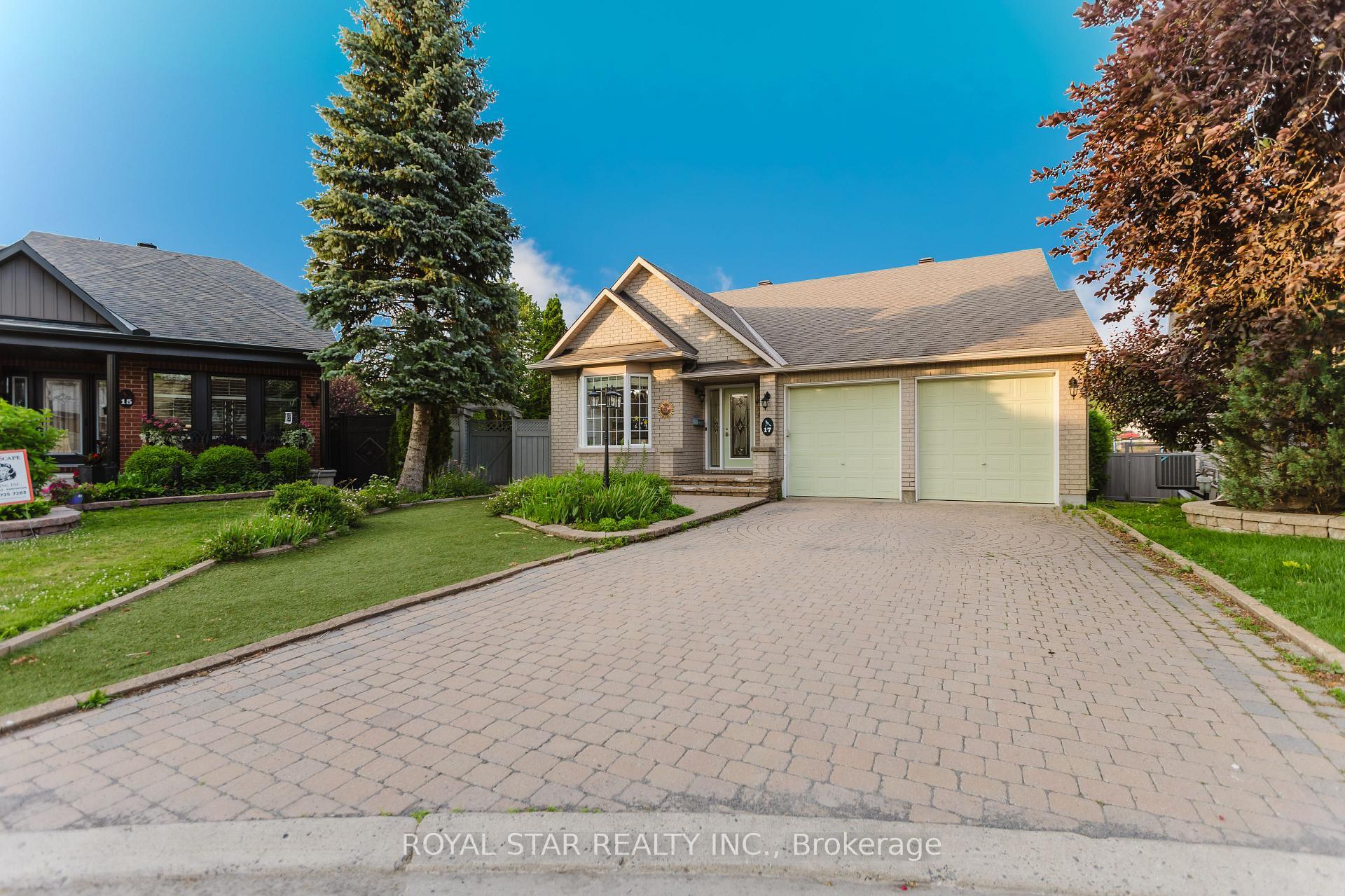 Property Photo: 17 Settler'S Ridge Way ON K2J 4V3