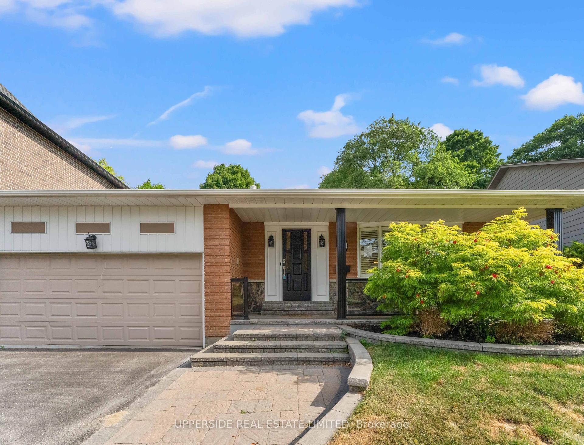 Photo de la propriété: 16 Janellan Terrace ON M1E 3M9