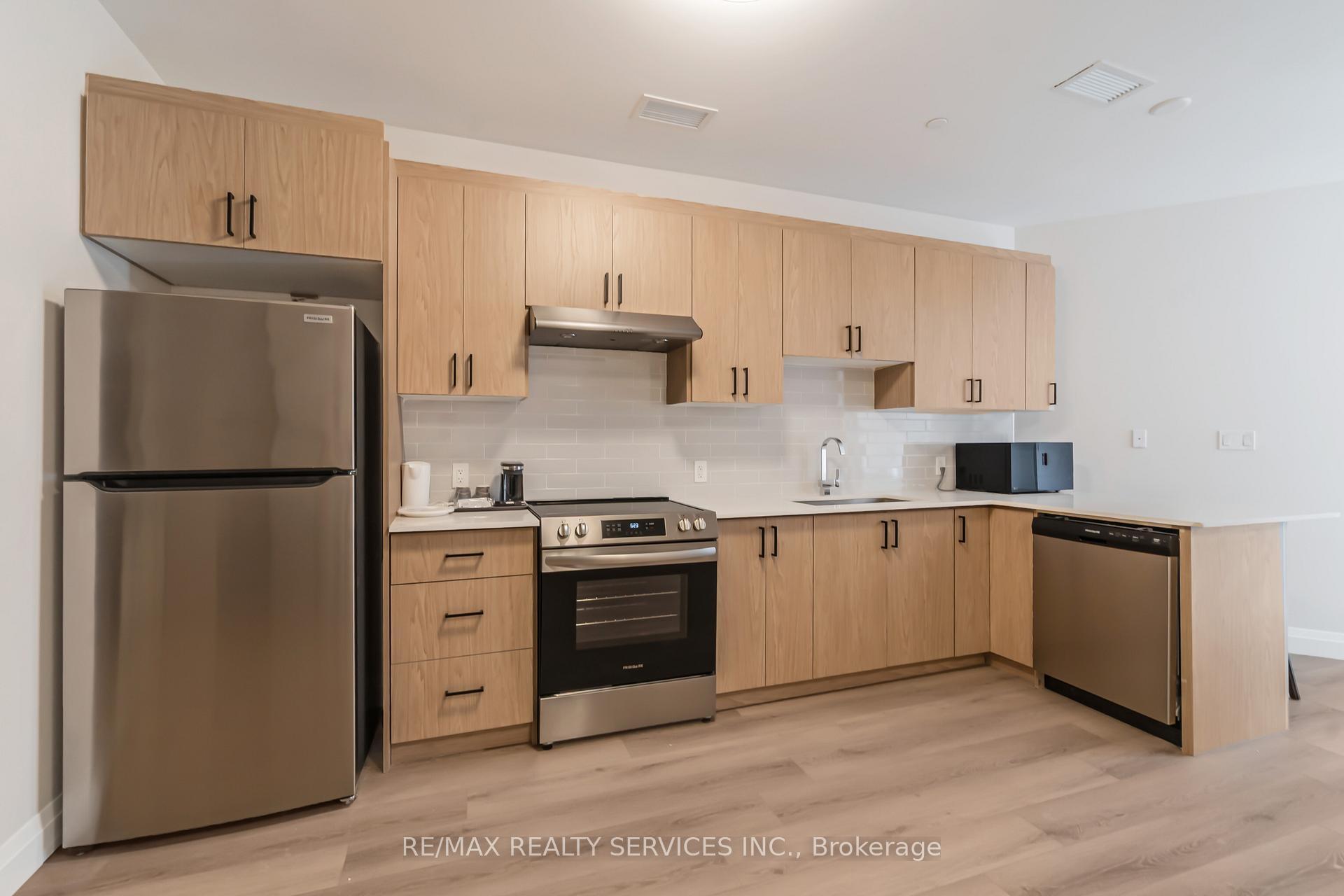 Photo de la propriété: 30 Dean Park Road #1 ON M1B 3H1