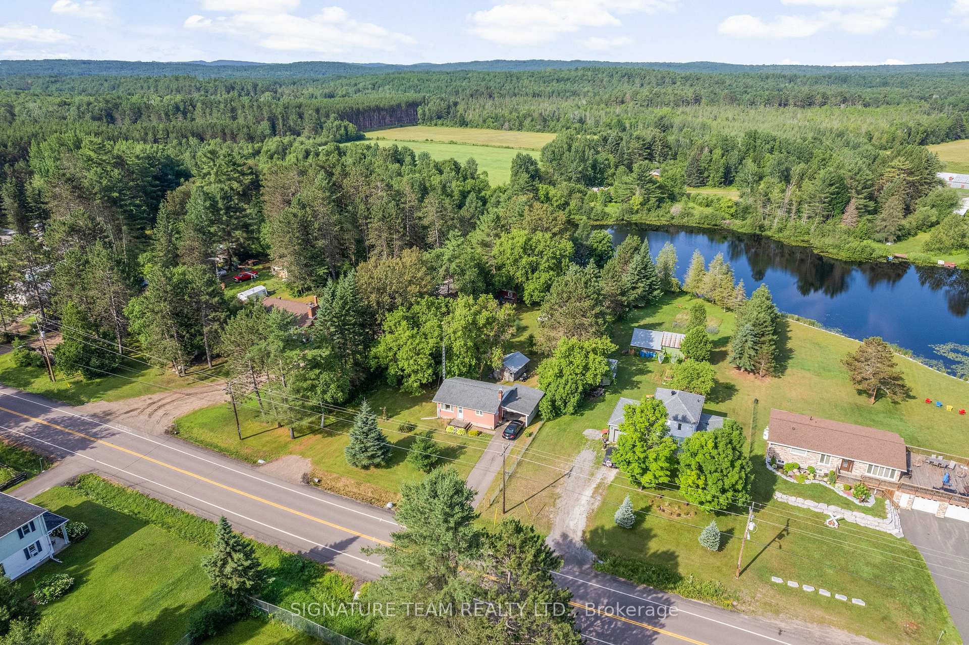 Property Photo: 2441 Simpson Pit Road ON K0J 2J0