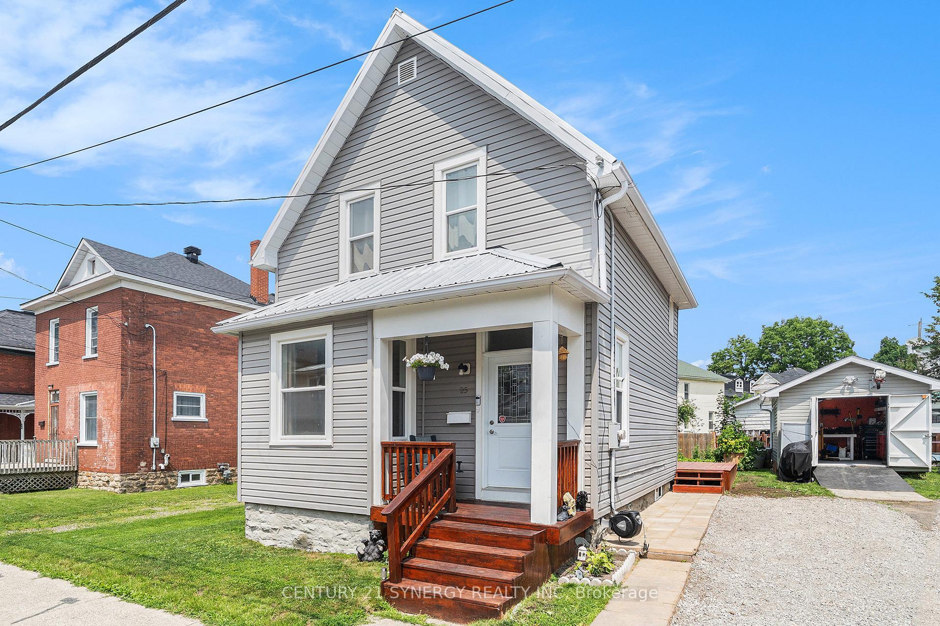 25 Kensington Avenue  Smiths Falls ON K7A 2K6 photo