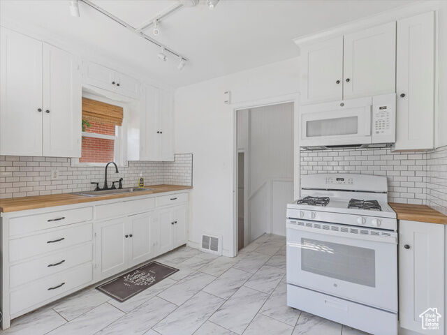 Property Photo: 1332 S 200 E UT 84115