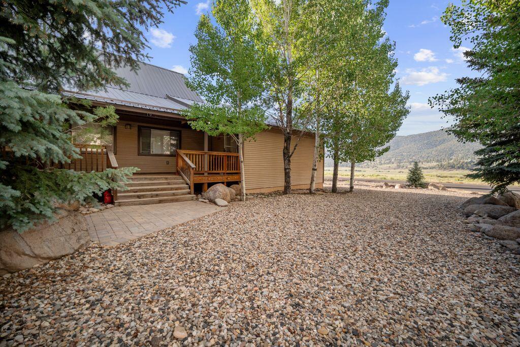 Property Photo: 10 S 900 E UT 84781