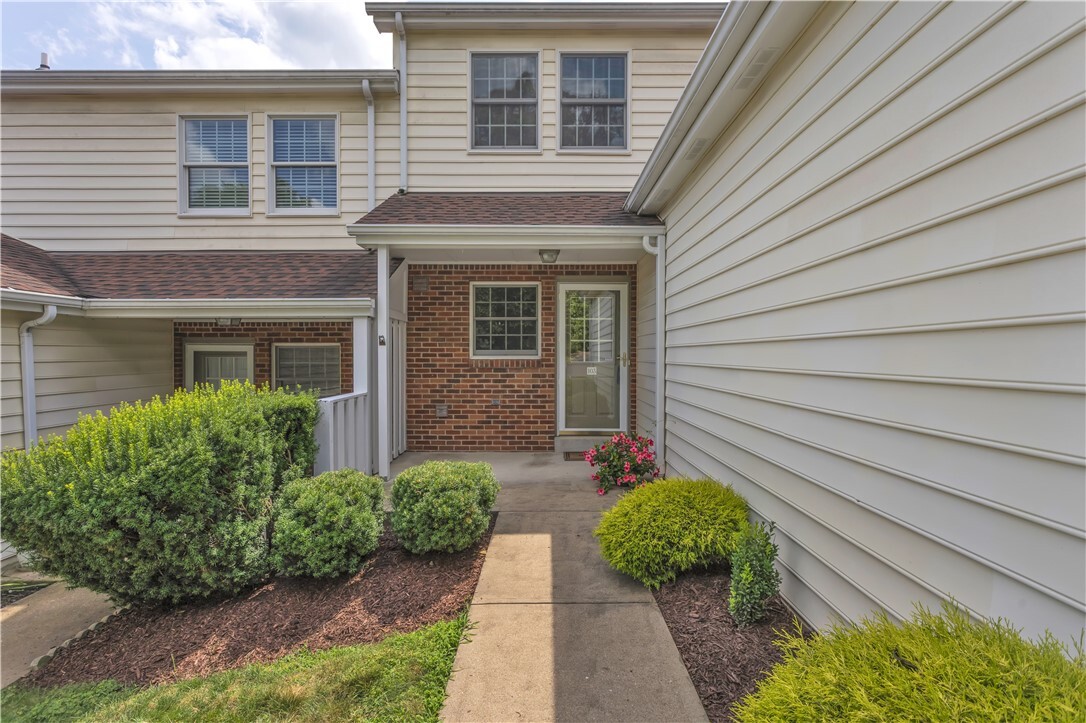 Property Photo: 103 Boxwood Court PA 15317