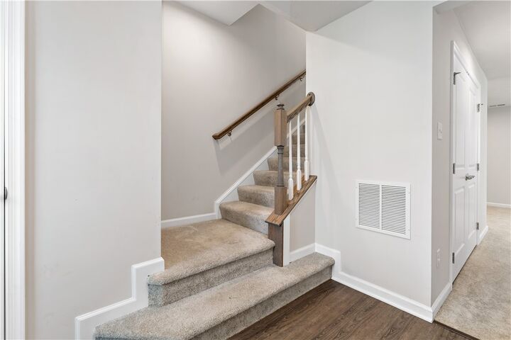 Property Photo: 223 Chesna Dr PA 15234