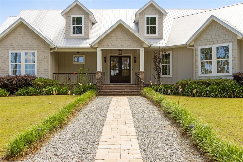 Property Photo: 1900 Sycamore Lane FL 32034