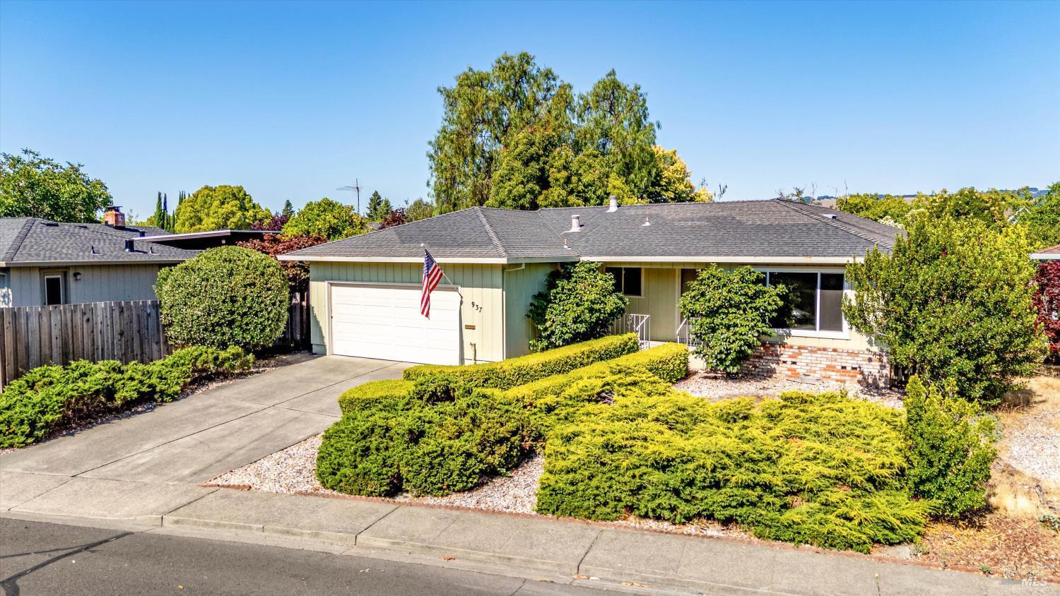 Property Photo: 937 Manor Drive CA 95476