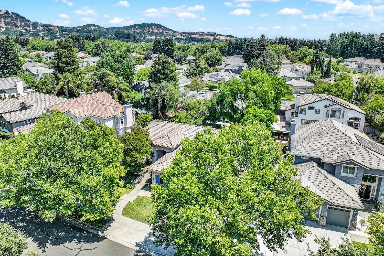 Property Photo: 616 Pavilion Drive CA 94534